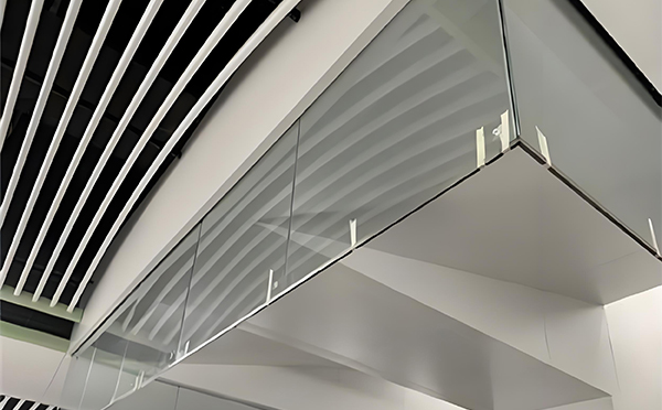 平凉玻璃挡烟垂壁