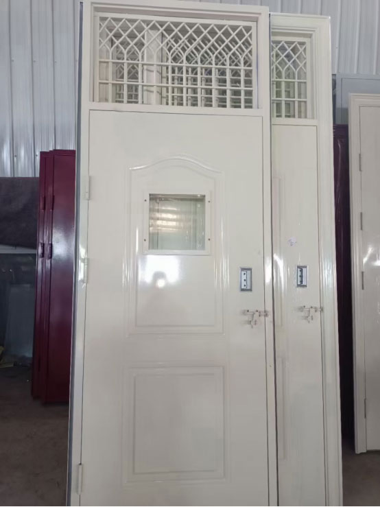 平凉学校教室门