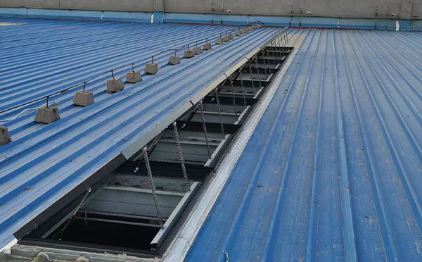 某城市大型商业综合体中庭平凉排烟窗工程 某城市大型商业综合体中庭平凉排烟窗工程