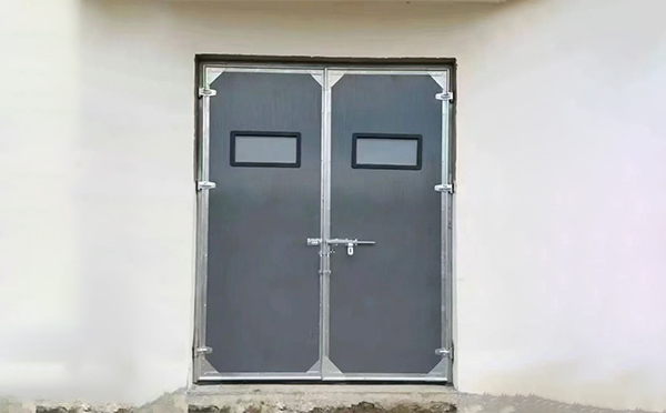 平凉工业门在高温作业区域的运行表现